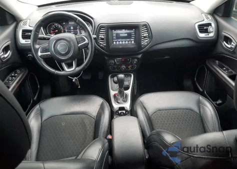 2018 Jeep Compass Latitude 4X4 z USA, uszkodzony, nr VIN 3C4NJDBB5JT456105